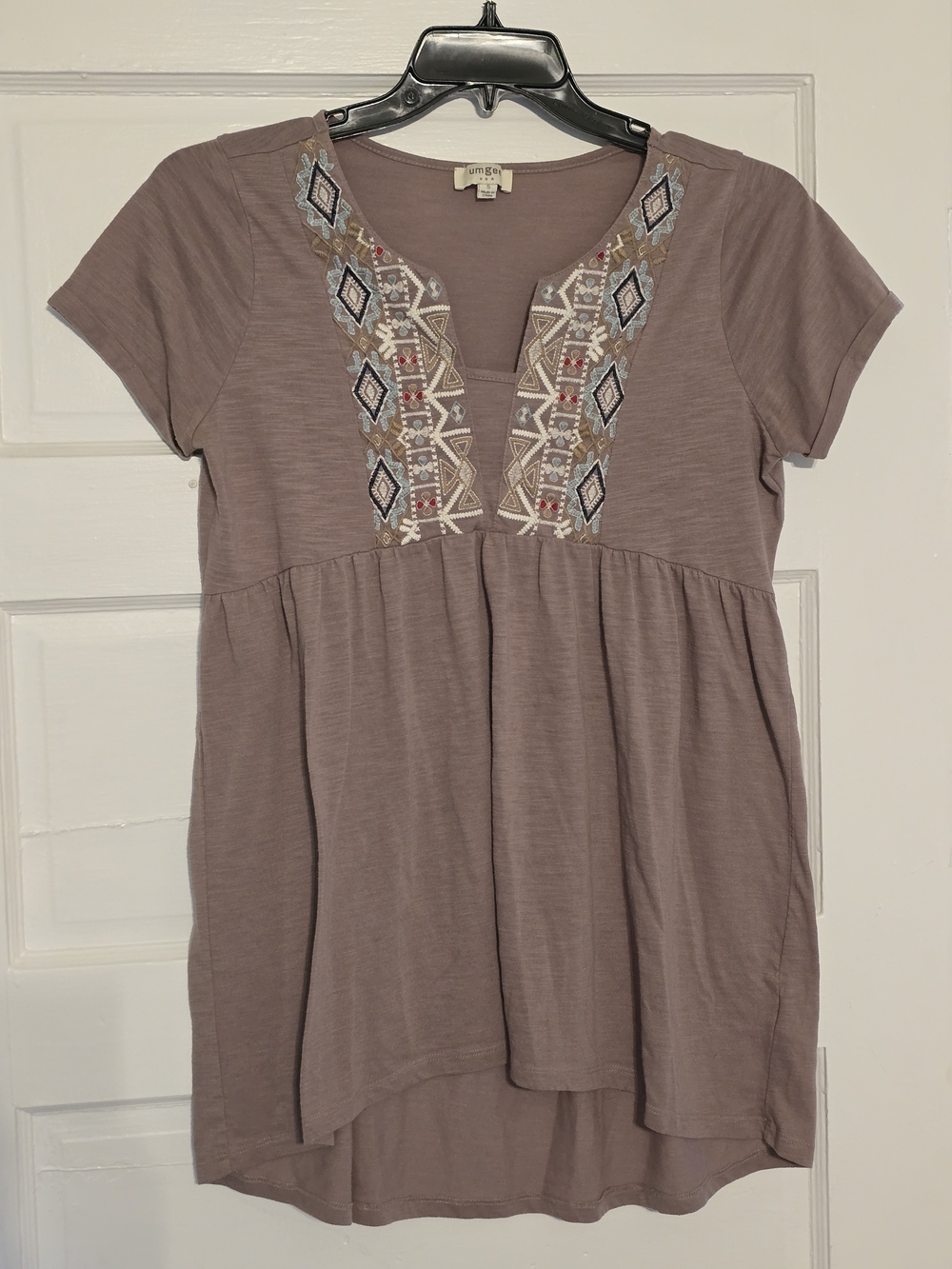 Umgee Mauve Short Sleeve Embroidered Split-Neck Tunic Top Small